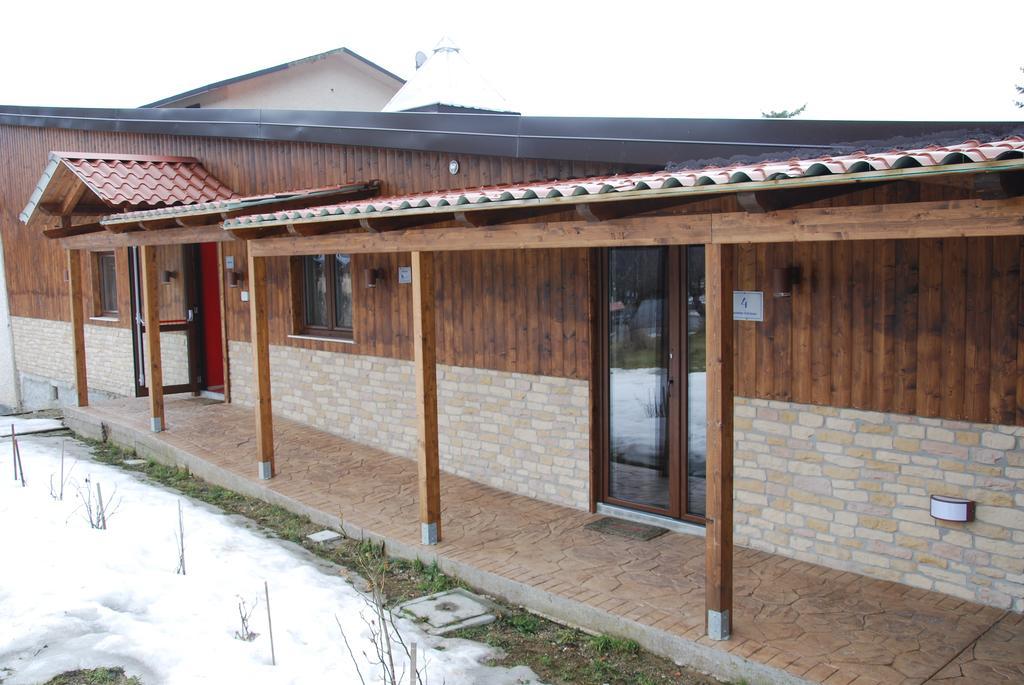 Guest House Caracas Лоріка Екстер'єр фото